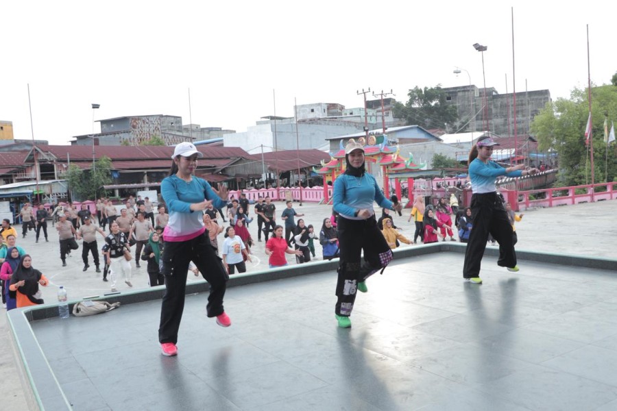 Polres Rohil Gelar “Senam Pagi Sehat” Bersama Masyarakat Panipahan, Perkuat Pendekatan Humanis