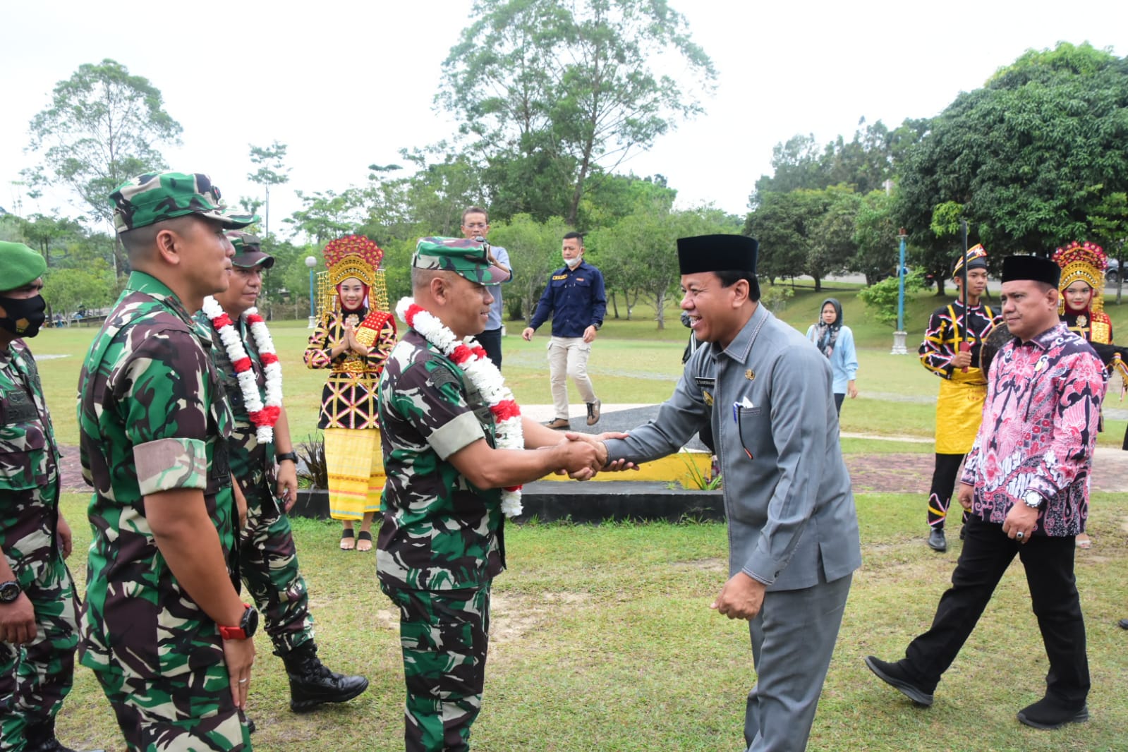 Sambut Aslat Kasad Korem 031/WB  Bupati Suhardiman  Amby, Selamat Datang Di Kota Jalur