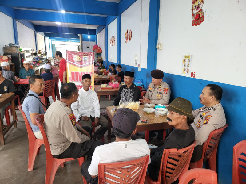 Kapolsek Kateman Pimpin Kegiatan Jumat Curhat, Ajak Masyarakat Jaga Keamanan Jelang Pilkada 2024