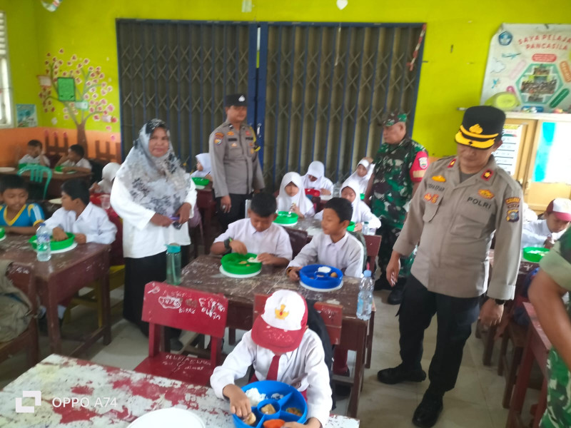 Monitoring dan Pengamanan Makan Bergizi di Sekolah: Ini Kata Kapolsek Seberida