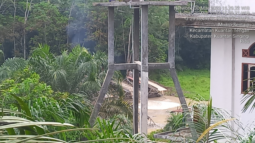 Tiga Rakit Dompeng Terpantau Di Desa  Muara Sentajo Diminta Kepada Aparat Penegak Hukum Untuk Tertibkan.