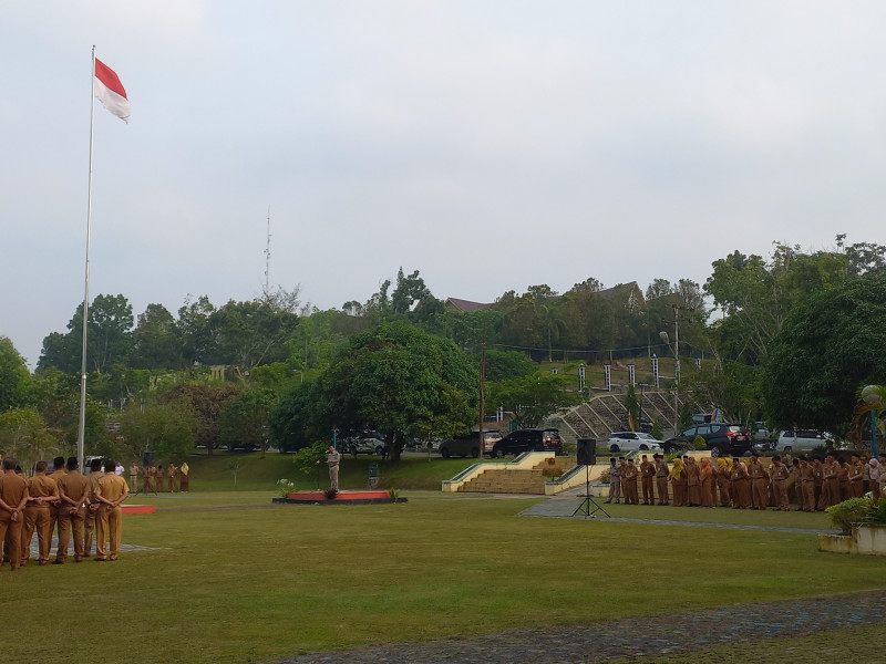 Mendadak Cek Disiplin Pegawai Bupati Pimpin Apel Bersama