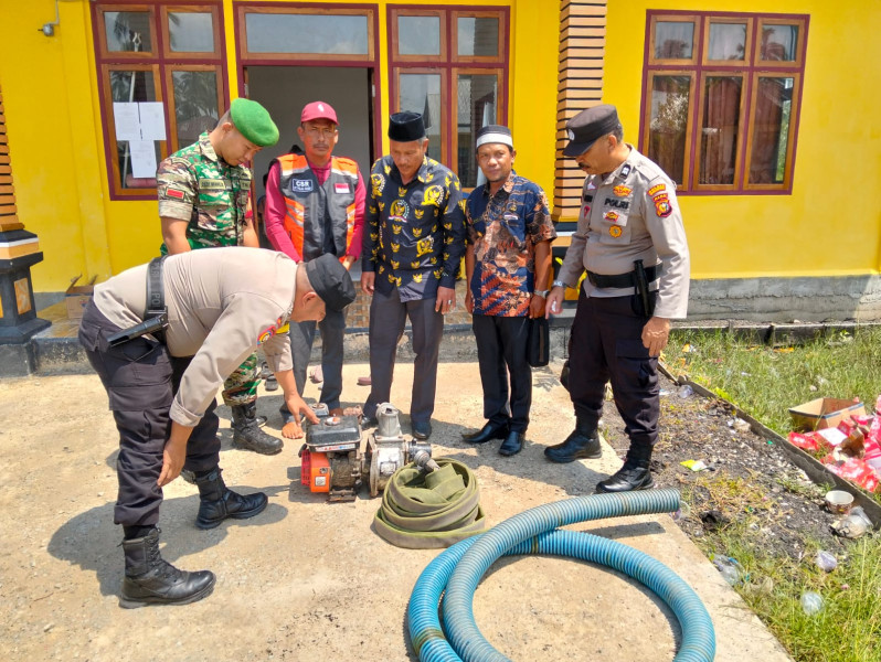 Pengecekan Alat Siaga dalam Menghadapi Karhutla Bersama Pihak Pemerintah Desa dan MPA Desa Tanjung Raja Kecamatan Kateman