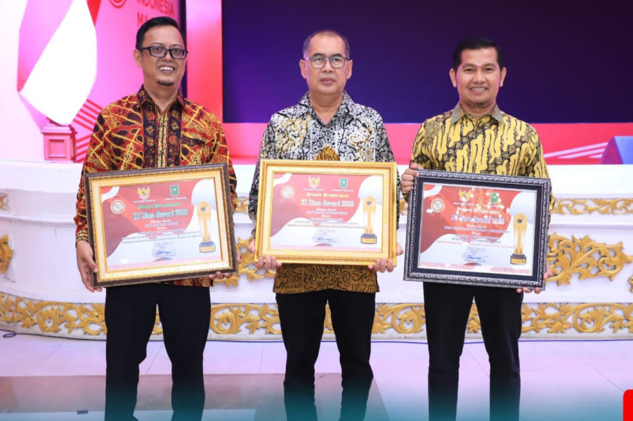 Kominfo Rohul Raih Anugerah Keterbukaan Informasi, H. Sukiman Berikan Ucapkan Terima Kasih