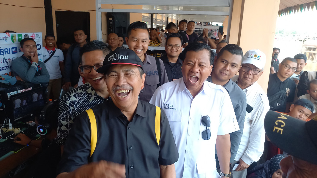 Hadiri Dan Tutup Pacu Jalur Gubernur Apresiasi Bupati Dan Panitia