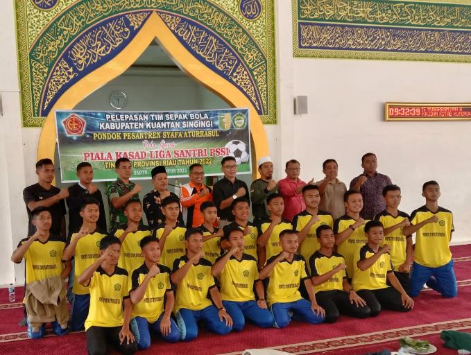 Wakili Dandim, Danramil 02/KT Hadiri Pelepasan Atlit Liga Santri  Piala KASAD PSSI Tingkat Provinsi