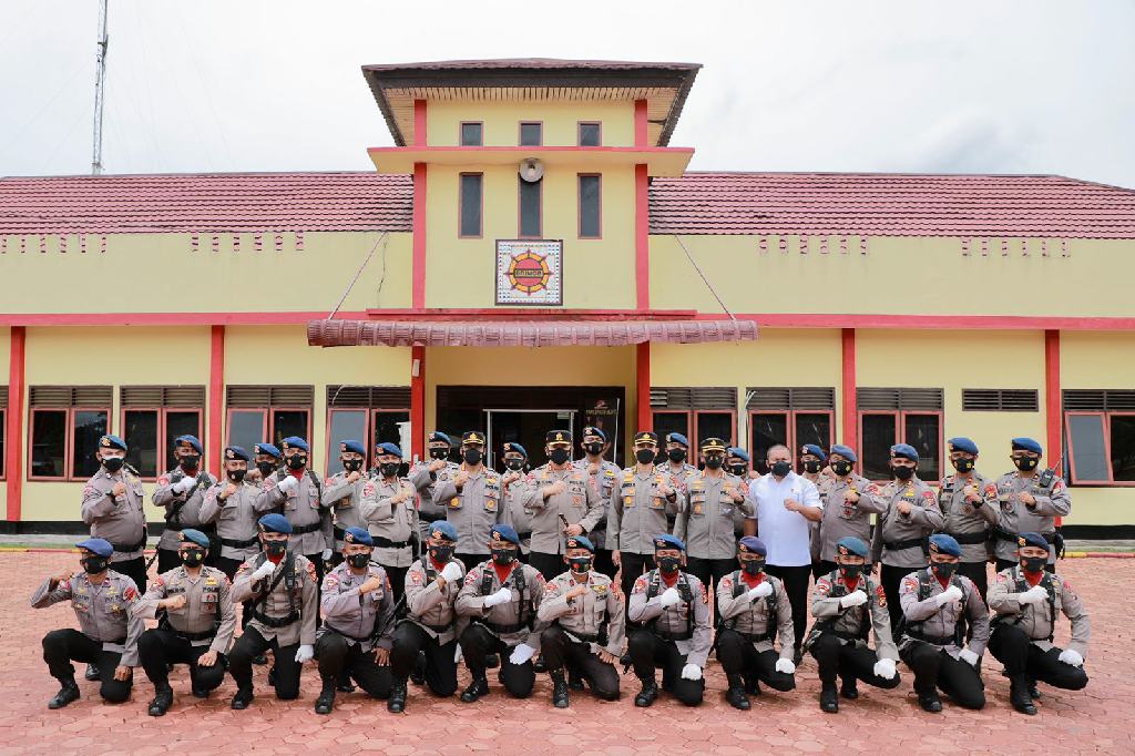 Kunjungi Mako Sat Brimob Batalyon B Rohil, Irjen Moh Iqbal Tekankan Disiplin dan Sinergi Bersama TNI