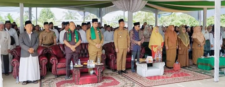 Anggota DPRD Rohil Jasmadi Hadiri Wisuda Pertama Santri Ponpes As-Sunnah