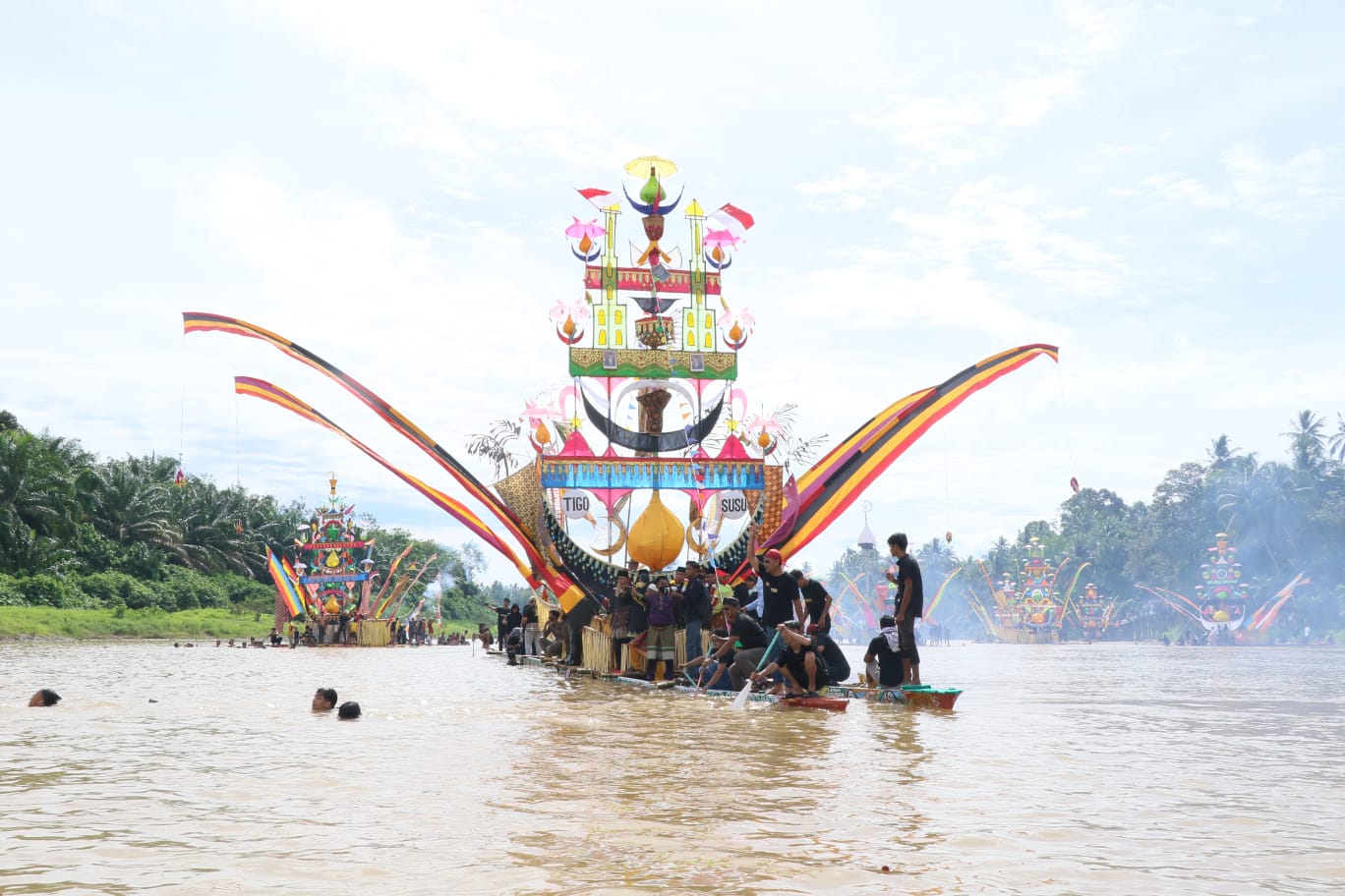 Kuansing Gelar Festival Perahu Bagandung Upaya Lestarikan Seni dan Budaya Indonesia