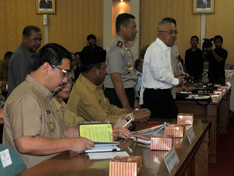 Wabup Inhu Hadiri Rapat Koordinasi Dengan Gubernur Riau di Pekanbaru