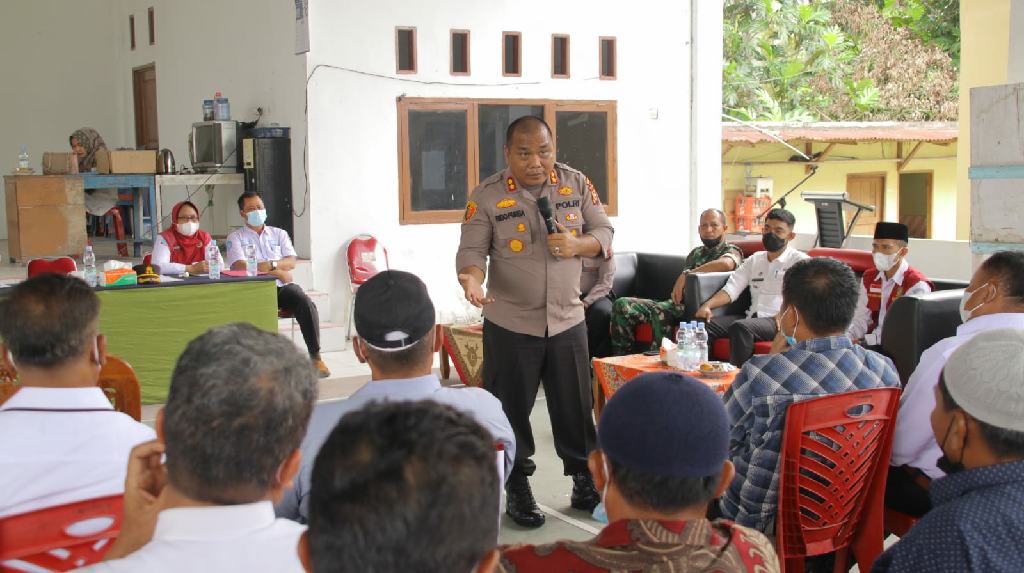 Sosialisasi Vaksinasi di Tapung Hilir, Kapolres Kampar: Tegas Terkadang Dianggap Arogan