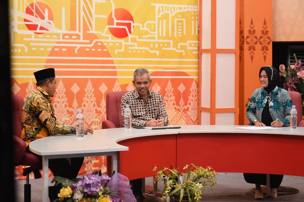 Dialog Khusus di RTv, Pj Bupati Kampar Sampaikan Pentingnya Kebersamaan dan Sinergitas