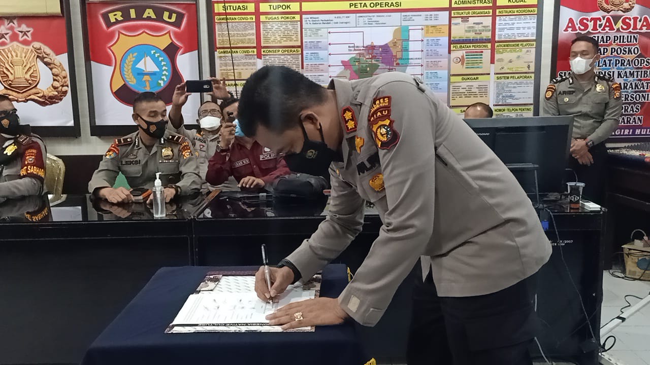 Tetapkan Standar Pelayanan, Polres Inhu Teken Fakta Integritas