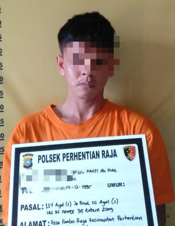 Polsek Perhentian Raja Tangkap Tersangka Pengedar Shabu di Desa Kampung Pinang