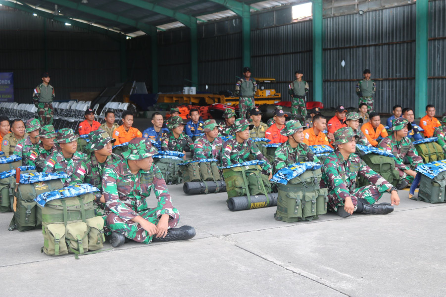 Komandan Lanud RSA Natuna Pantau Ketat Kesiapan Jelang Latihan Survival Dasar TA. 2024