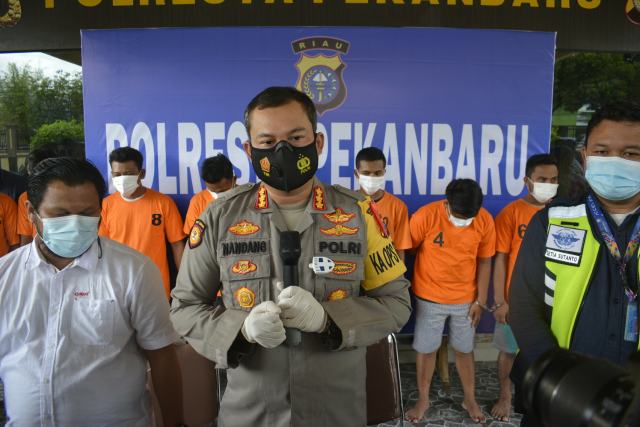 Resnarkoba Polresta Pekanbaru Gulung 8 Sindikat Narkoba Jaringan Malaysia, 4 Kg Shabu Disita
