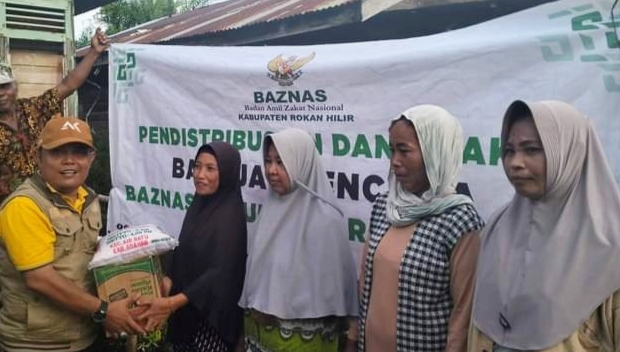 Hari Kelima, Baznas Rohil Bagikan Bantuan Sembako 450 Paket di Empat RT Bagan Punak