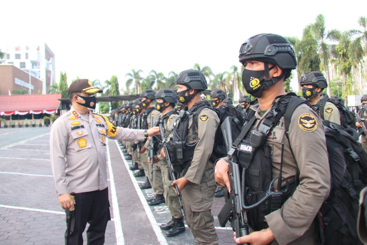 Kapolda Riau Lepas Kompi Brimob Riau BKO ke Polda Papua