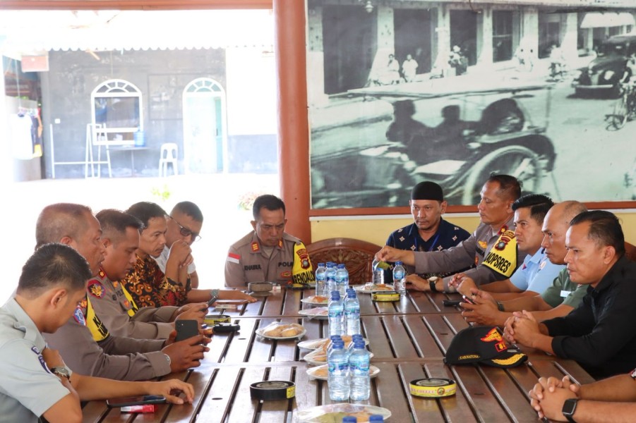 Polres Natuna Gelar Coffee Morning Bersama Sopir: Wujud Sinergi untuk Keselamatan di Jalan Raya