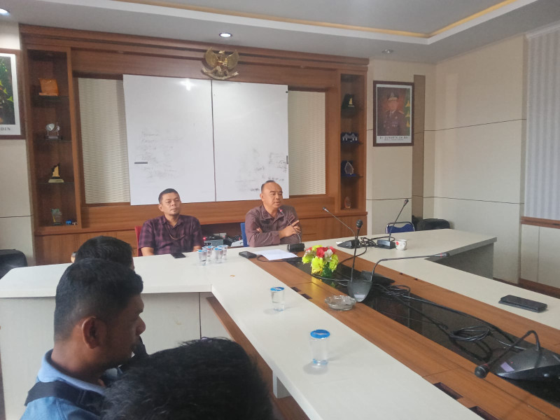 Kejari Rohul Terima Penyerahan Tersangka & Barang Bukti Tindak Pidana Korupsi