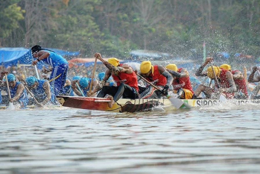 Pacu Jalur Mendunia  Bupati Kuansing Apresiasi Peran Konten Kreator