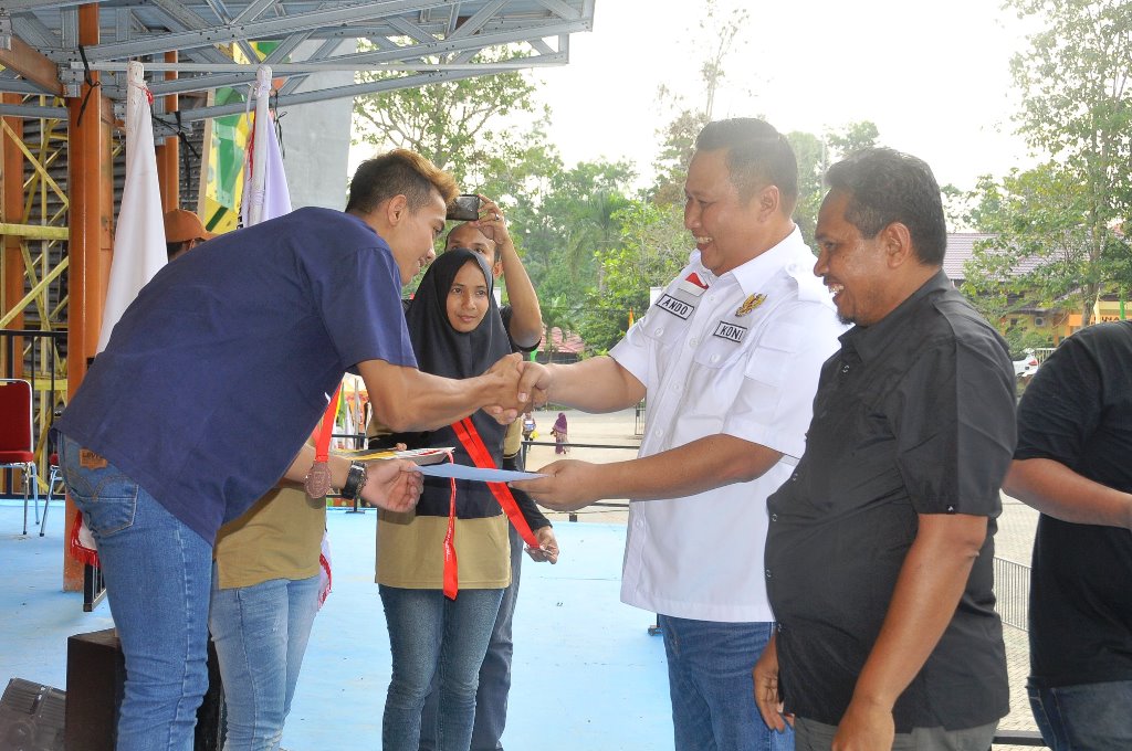 Kejurnas Panjat Tebing Berakhir, Riau Raih 4 Medali, Jawa Timur Juara Umum