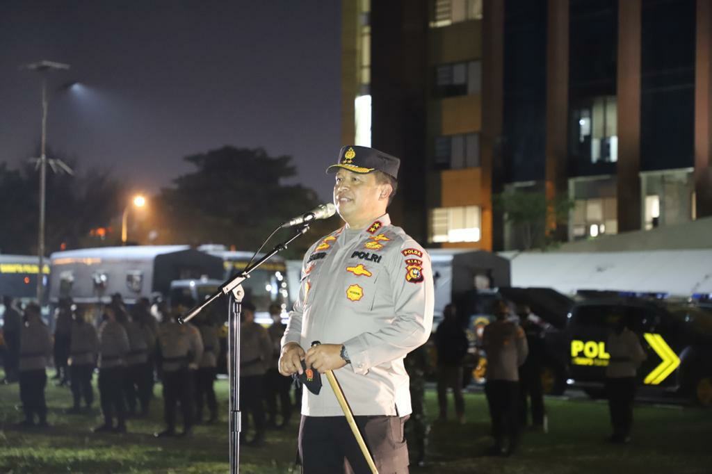 Polda Riau Terjunkan 2.302 Personel Dalam Patroli Skala Besar dan Bagikan 2.655 Paket Sembako