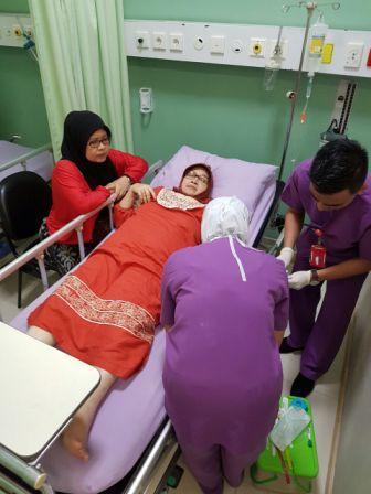 Ketua DPRD Riau Sebut Jenguk Ibunya Sakit di RS