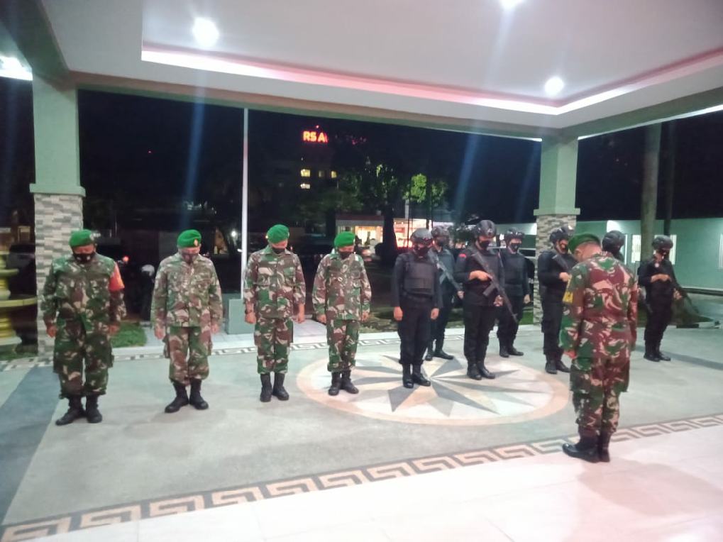 Sinergitas Garnisun, Satuan Brimob Polda Riau dan Kodim 0301 Pekanbaru Patroli Bersama