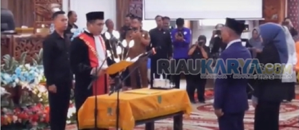 Ketua dan Wakil Ketua DPRD Rohil Defenitif Dilantik