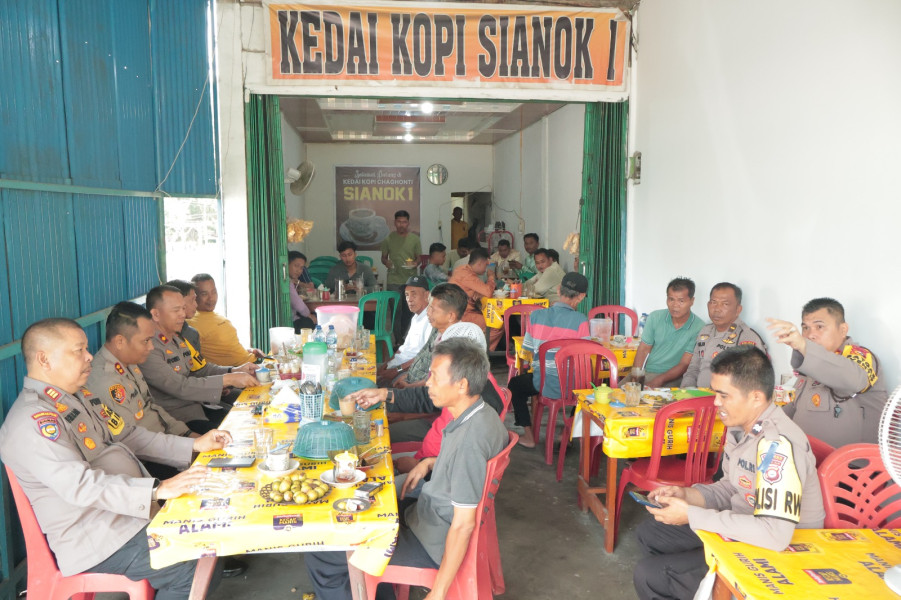 Kapolres Kuansing Pimpin Kegiatan Jum'at Curhat Dalam Rangka Cooling System Pilkada Damai 2024