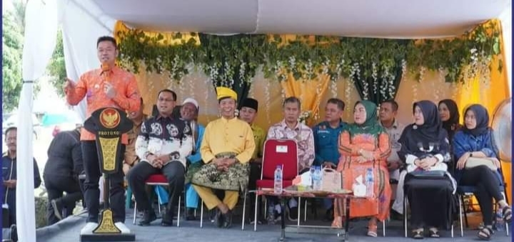 Bupati Rohil Tinjau Perekaman E-KTP Untuk Masyarakat Suku Bonai