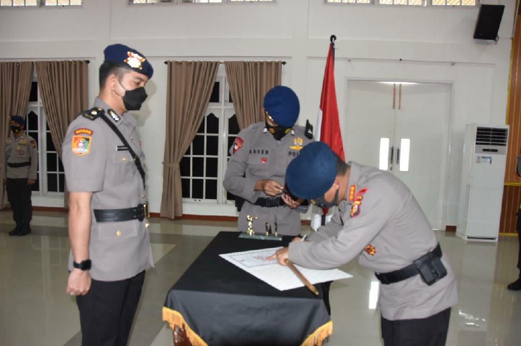 Brimob Riau Gelar Upacara Penyerahan Jabatan Danyon A Pelopor 