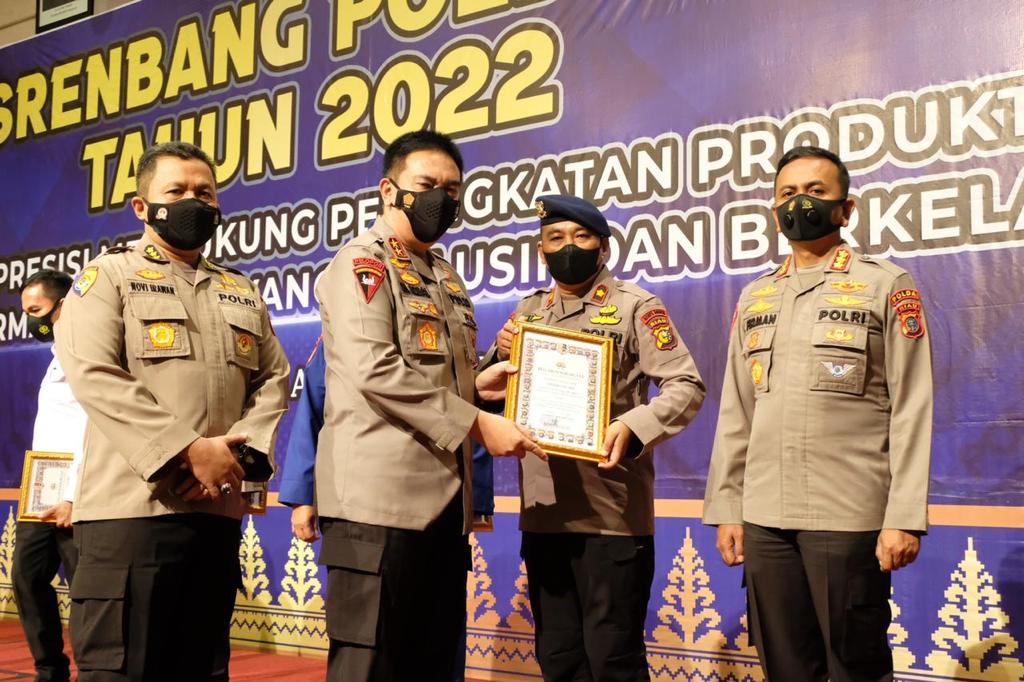 Satuan Brimob Mendapatkan Penghargaan IKPA Semester I 2022 dari Kapolda Riau