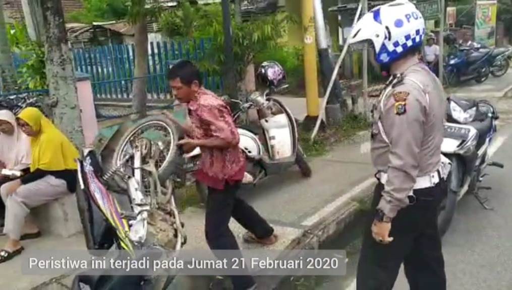 Viral, Pria di Rengat Inhu Banting Motor saat Ditilang Polisi
