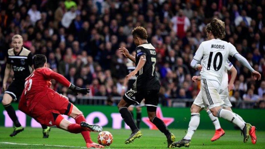 Dibantai Ajak 4-1, Real Madrid Tersingkir dari Liga Champions
