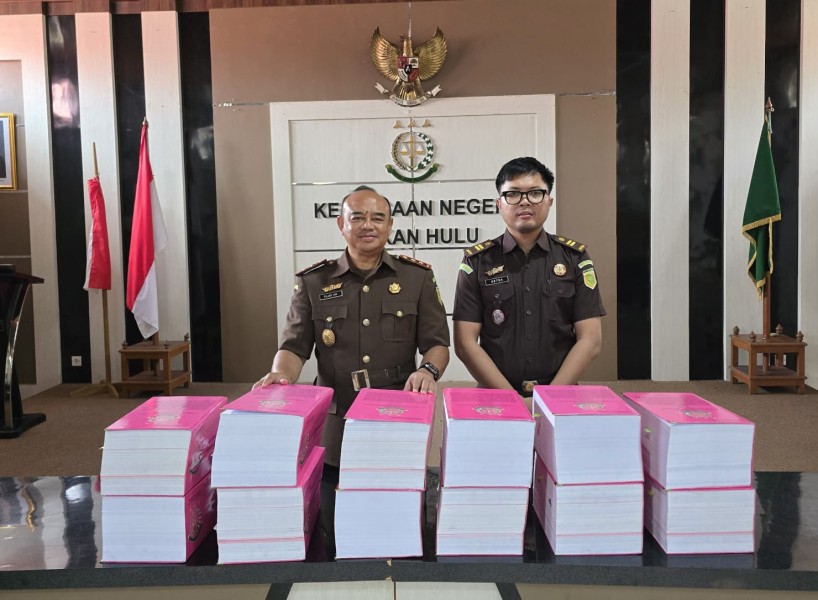 Negara Rugi Rp.24,5 M, Kejari Rohul Limpahkan 6 Tersangka Korupsi Pupuk Subsidi Ke Pengadilan