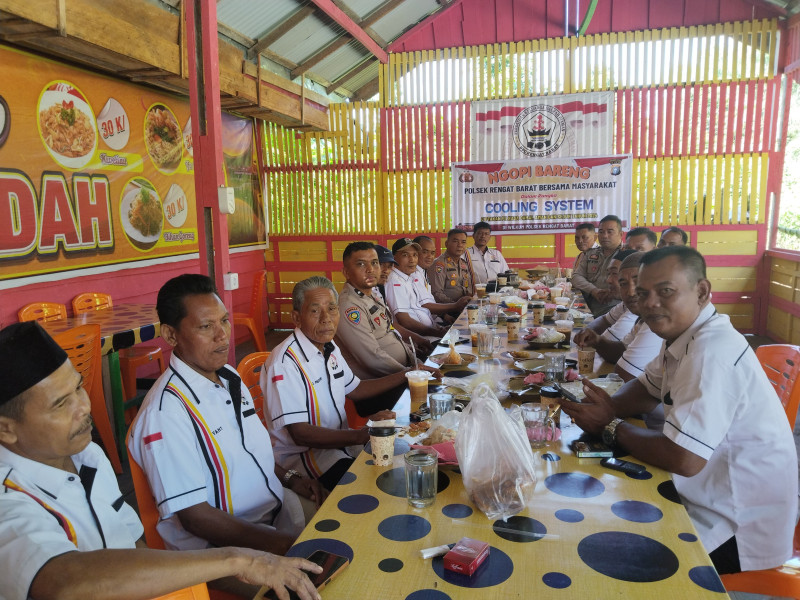 Ngopi Bareng, Jurus Kapolsek Rengat Barat Ciptakan Pilkada Damai