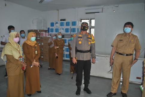 Kapolresta Cek Pendistribusian Vaksin COVID-19 di Gudang Instalasi Farmasi Logistik Kesehatan 