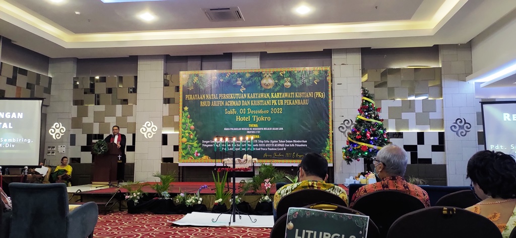 Keluarga Besar Kristiani RSUD Arifin Achmad dan PK FK UNRI Gelar Perayaan Natal