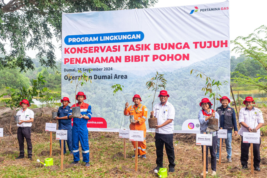 Ajak Masyarakat Lestarikan Lingkungan, Pertamina Gas Tanam Pohon di Tasik Tujuh Dumai