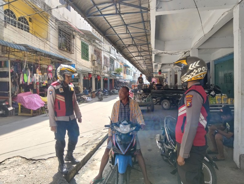 Polsek Kateman Gelar KRYD, Pastikan Pasar Sungai Guntung Aman dan Bebas Gangguan Kamtibmas