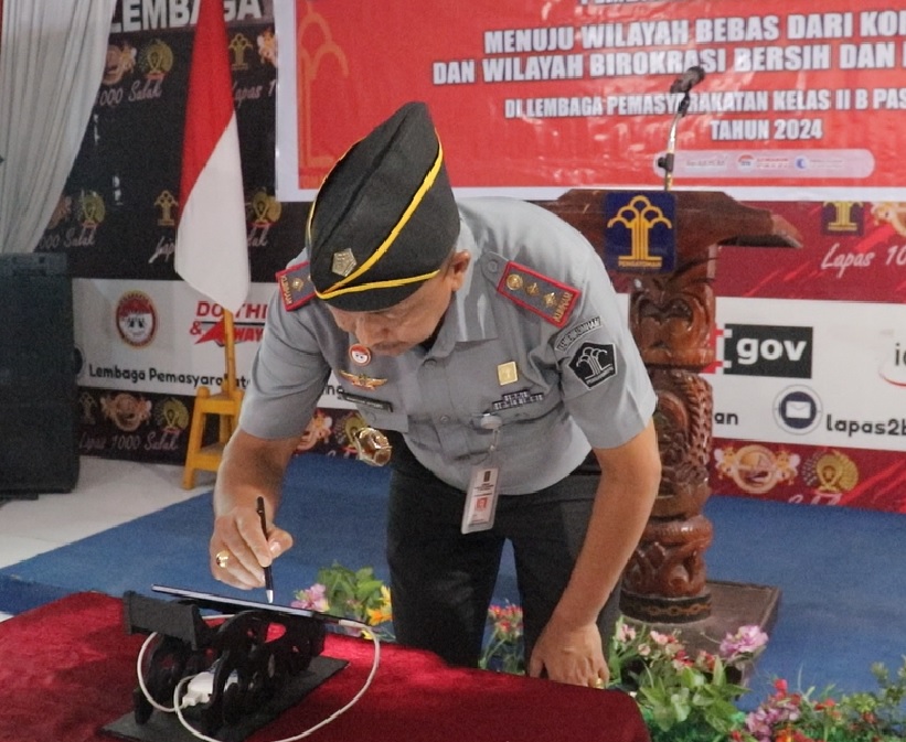 Menuju ZI Wbk Dan Wbbm Kalapas & Jajaran Tandatangani Komitmen Bersama