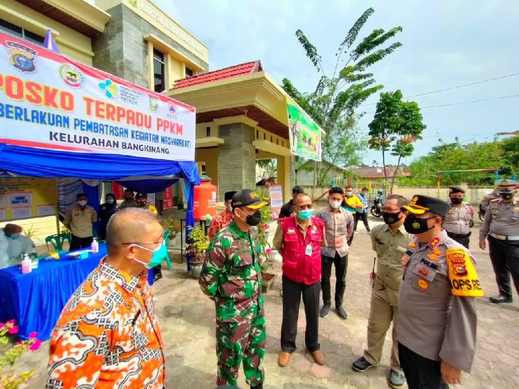 Forkopimda Kampar Tinjau Posko Terpadu PPKM Kelurahan Bangkinang 