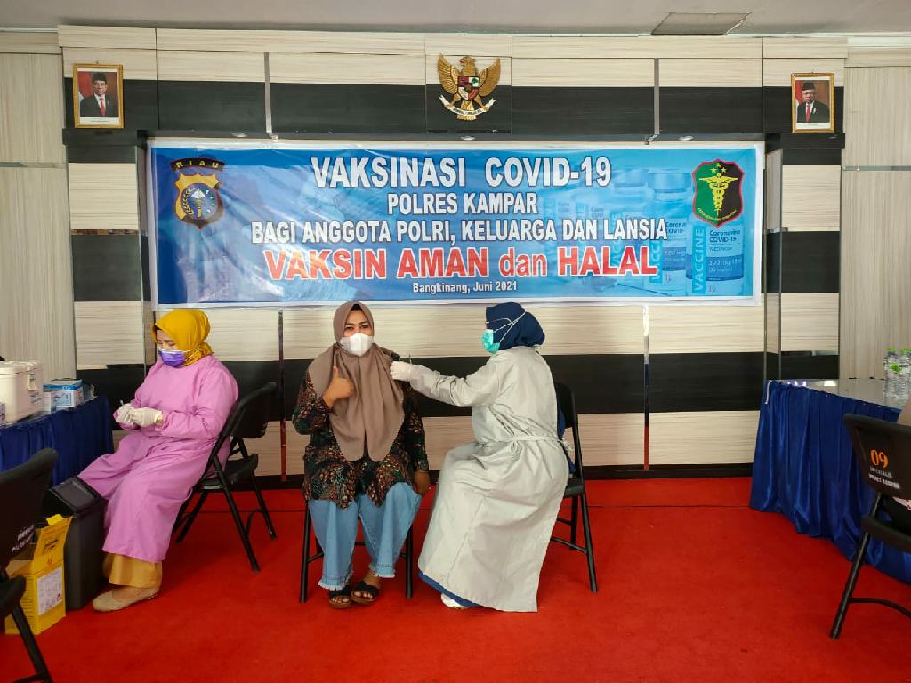 Polres Kampar Kembali Gelar Vaksinasi COVID-19 Bagi Anggota Polri dan Keluarga serta Lansia