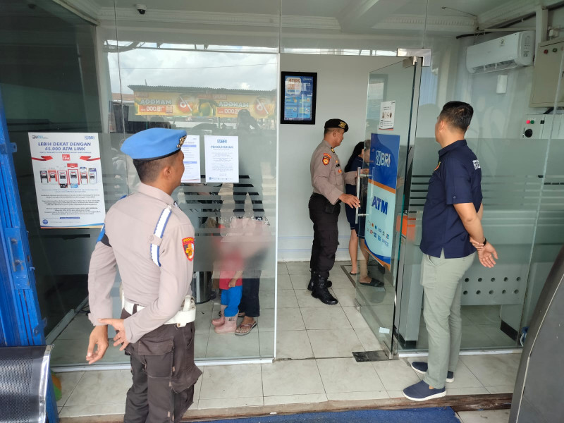 Antisipasi Gangguan Keamanan, Polsek Kateman tingkatkan Patroli ke Objek Vital / Bank Se Kec. Kateman