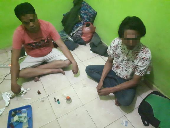 2 Pelaku Narkoba Diamankan Warga Karya Indah Tapung Lalu Diserahkan ke Polisi