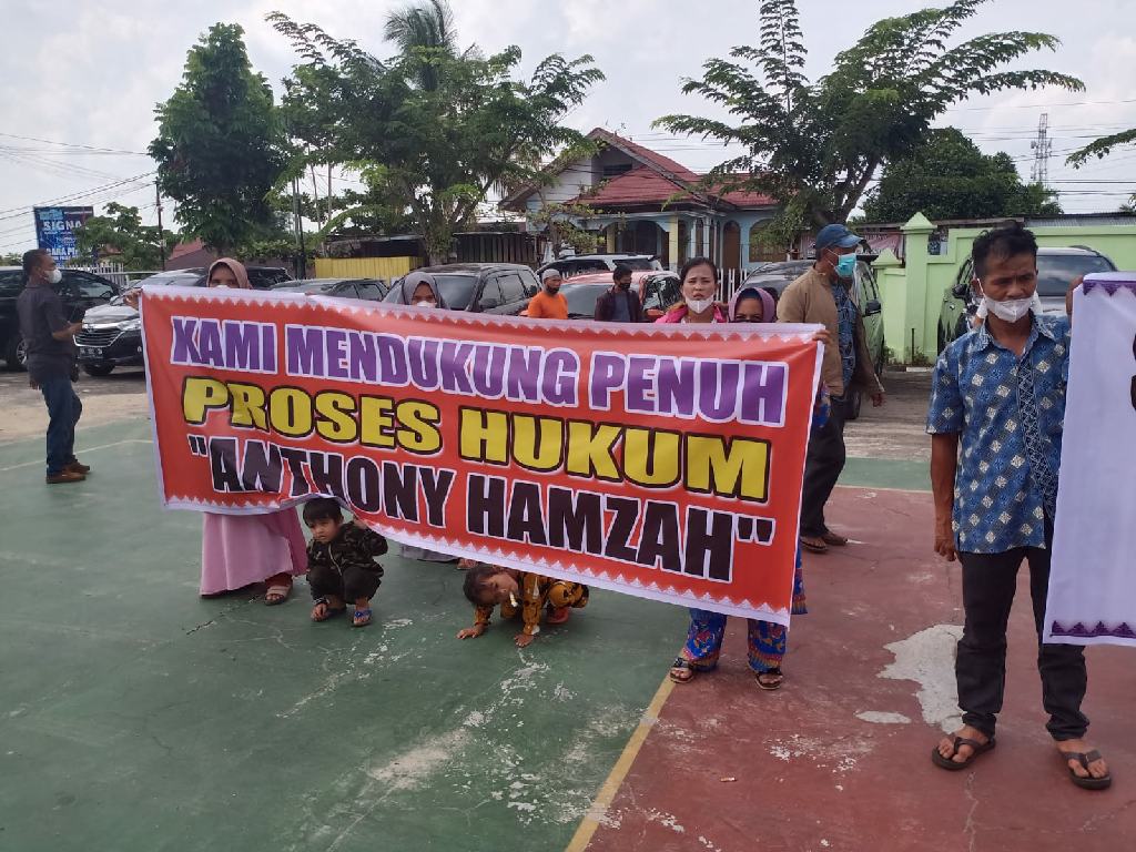 Forum Masyarakat Peduli Kopsa-M Minta PN Bangkinang Tolak Praperadilan Anthony Hamzah