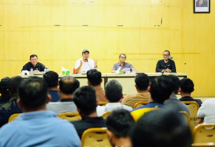 Persiapkan Pacu Jalur Inhu Di Gelanggang Narosa, Bupati Ade Adakan Rapat Bersama Pengurus Jalur