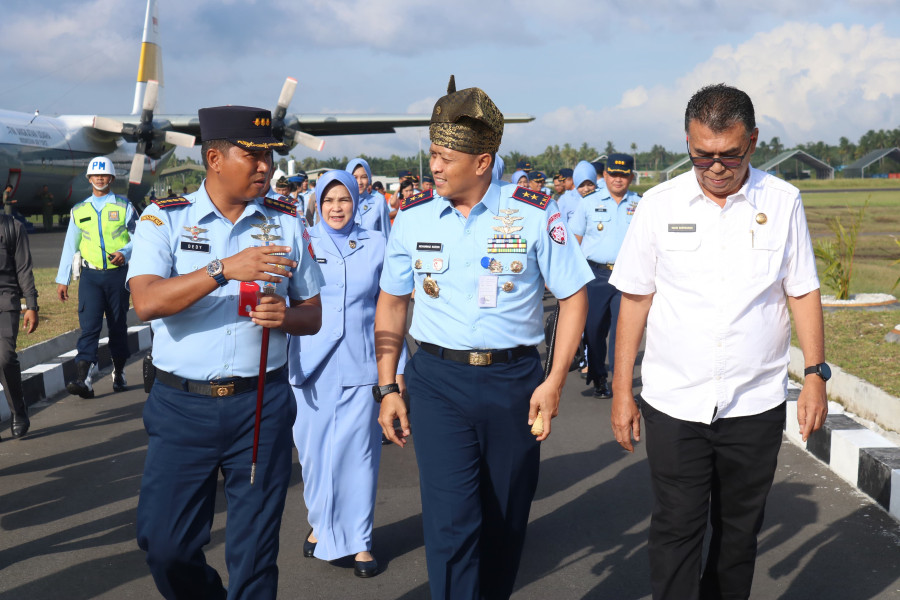 Danlanud RSA dan Bupati Sambut Kungker Pangkoopsud I ke Natuna